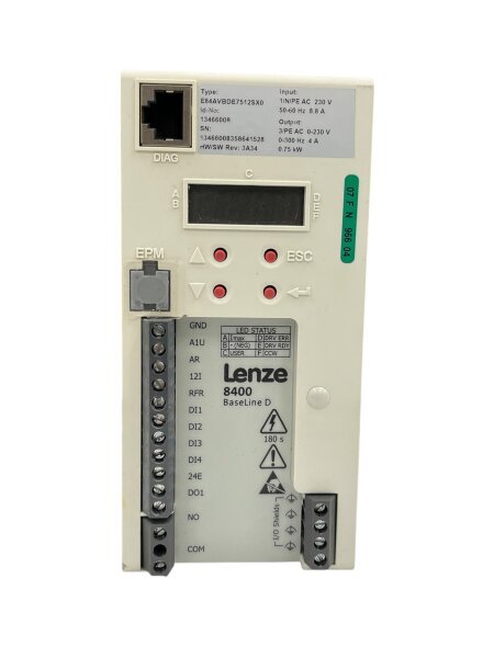 Lenze 8400 BaseLine D E84AVBDE7512SX0 PN:13466008 Frequenzumrichter